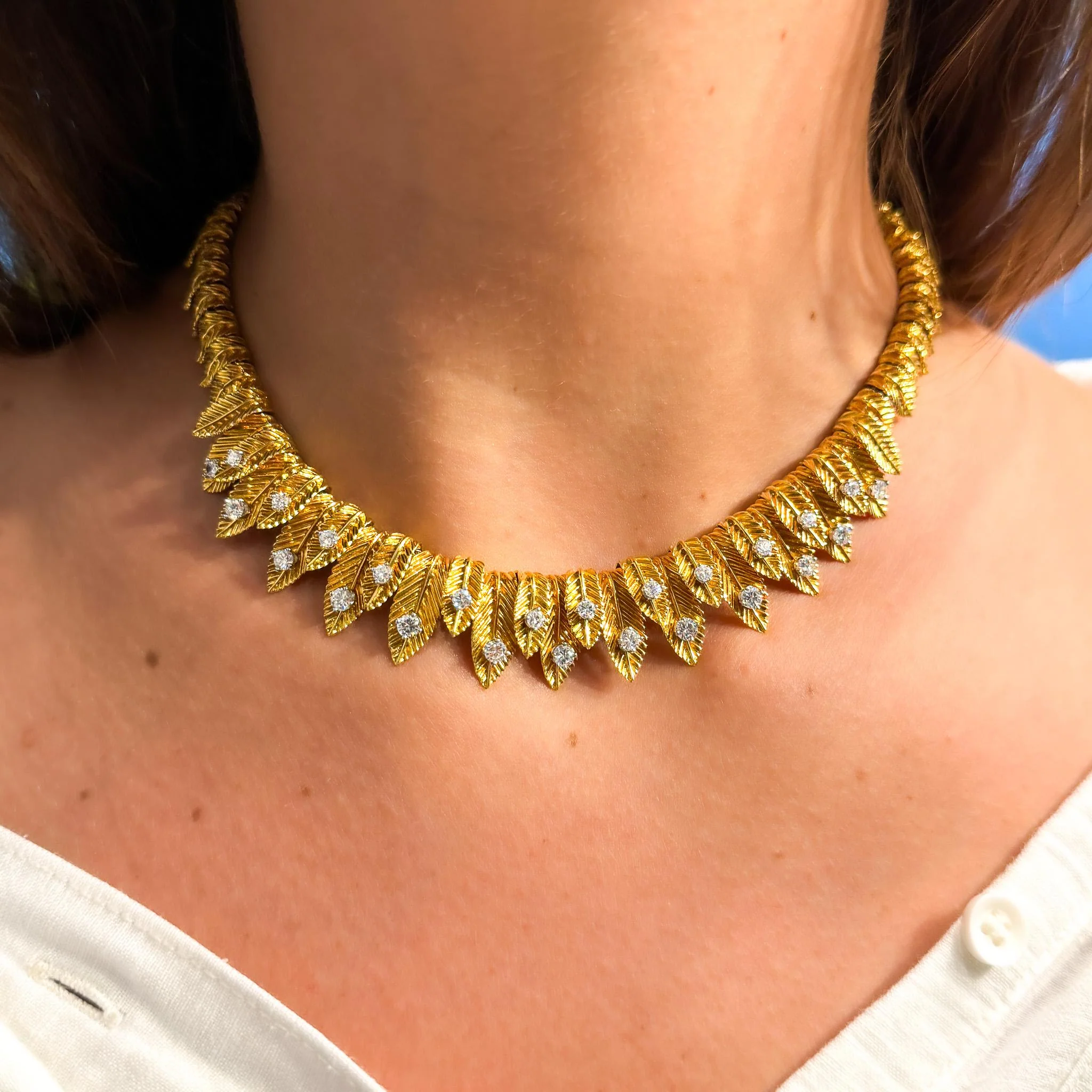 Van Cleef & Arpels 18K Gold Leaf Diamond Vintage Retro Choker Necklace - Image 4