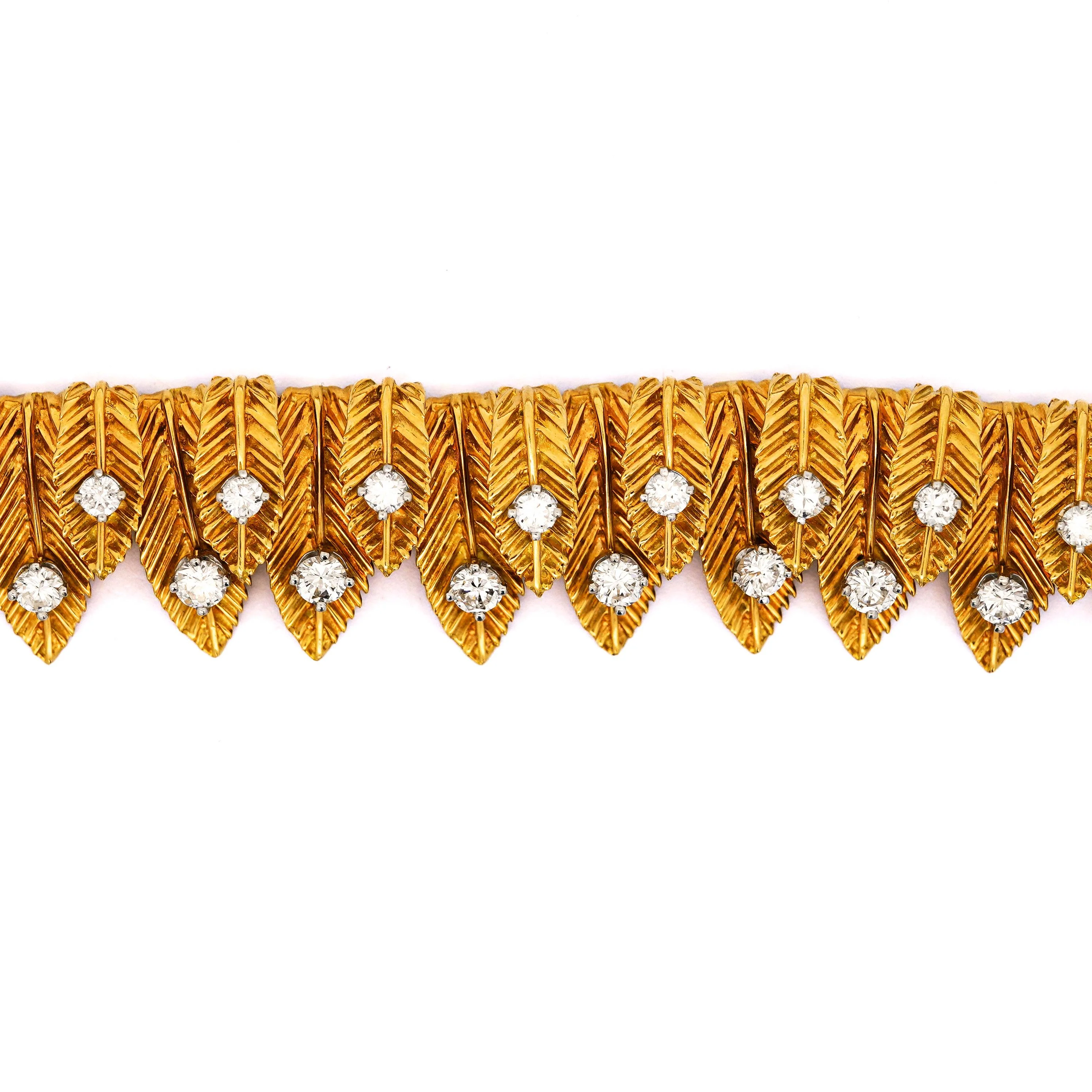 Van Cleef & Arpels 18K Gold Leaf Diamond Vintage Retro Choker Necklace - Image 7