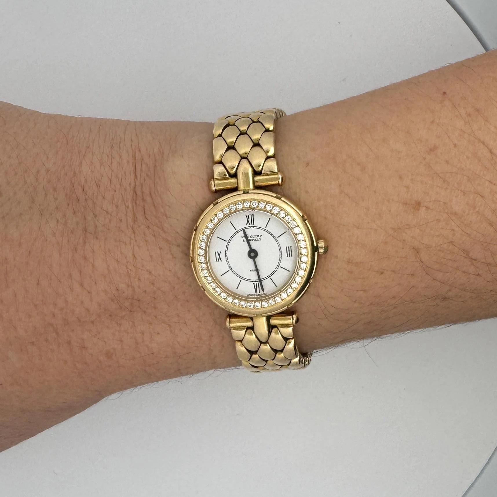 Van Cleef & Arpels La Collection 18K Gold Diamond Bezel Ladies Watch - Image 8