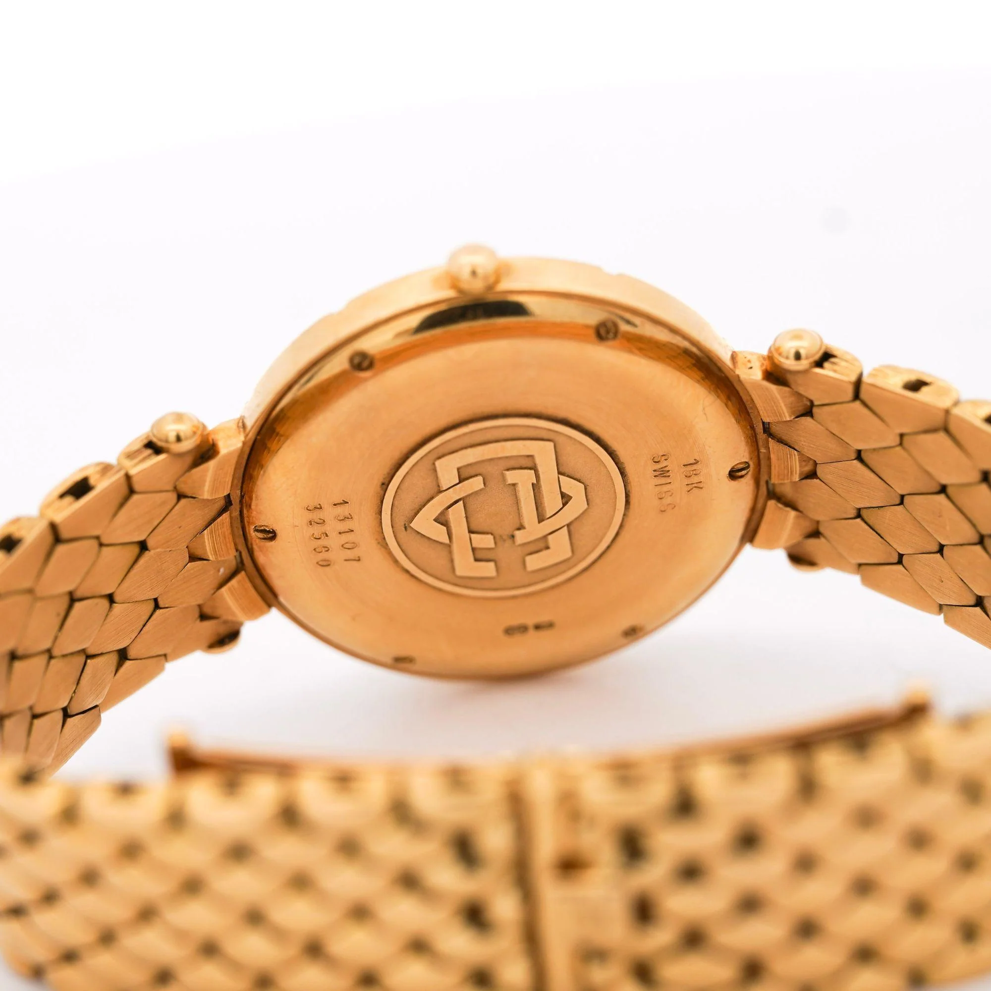 Van Cleef & Arpels La Collection 31mm 18K Gold Honeycomb Bracelet Quartz Watch - Image 8