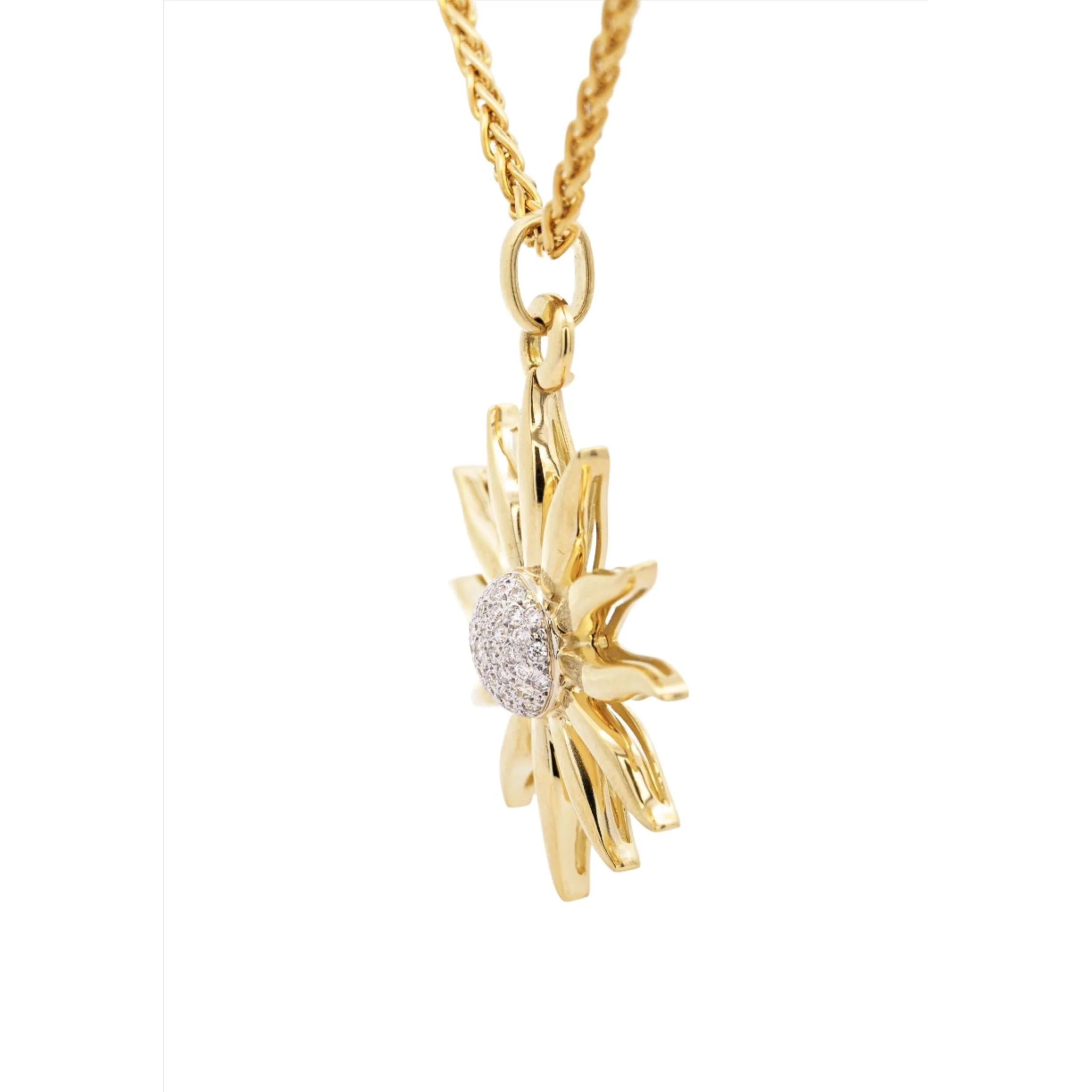 Vintage 0.85 Carat Sun Motif Diamond Pendant Necklace Crafted in 18k Yellow Gold - Image 3