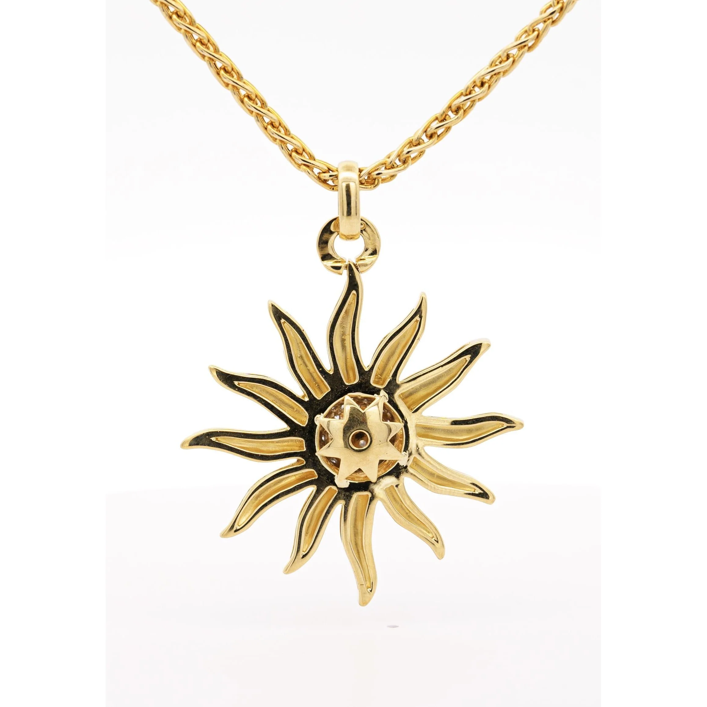 Vintage 0.85 Carat Sun Motif Diamond Pendant Necklace Crafted in 18k Yellow Gold - Image 4