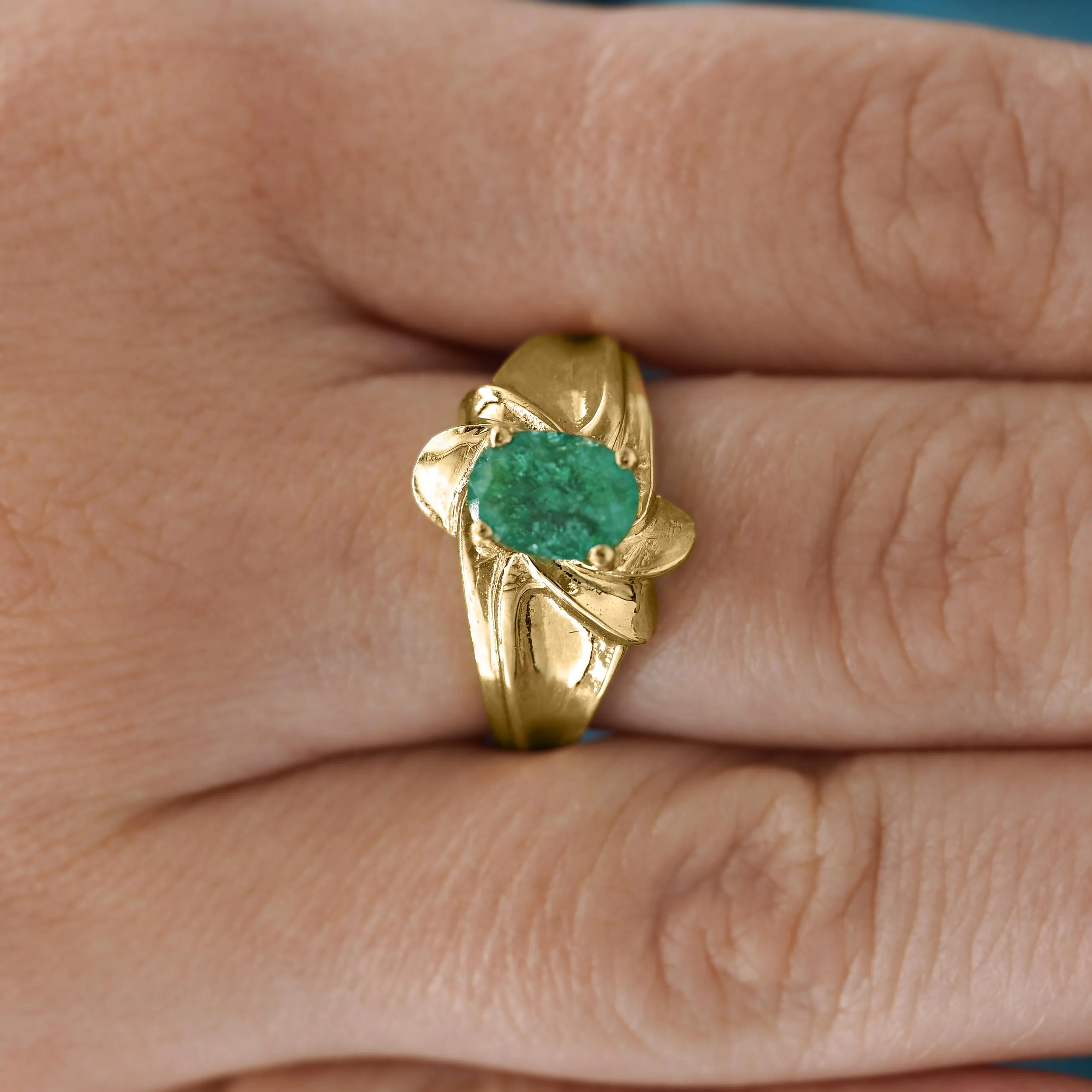 Vintage 1.44 Carat Oval Cut Emerald in 14K Gold Textured Statement Ring - Image 2