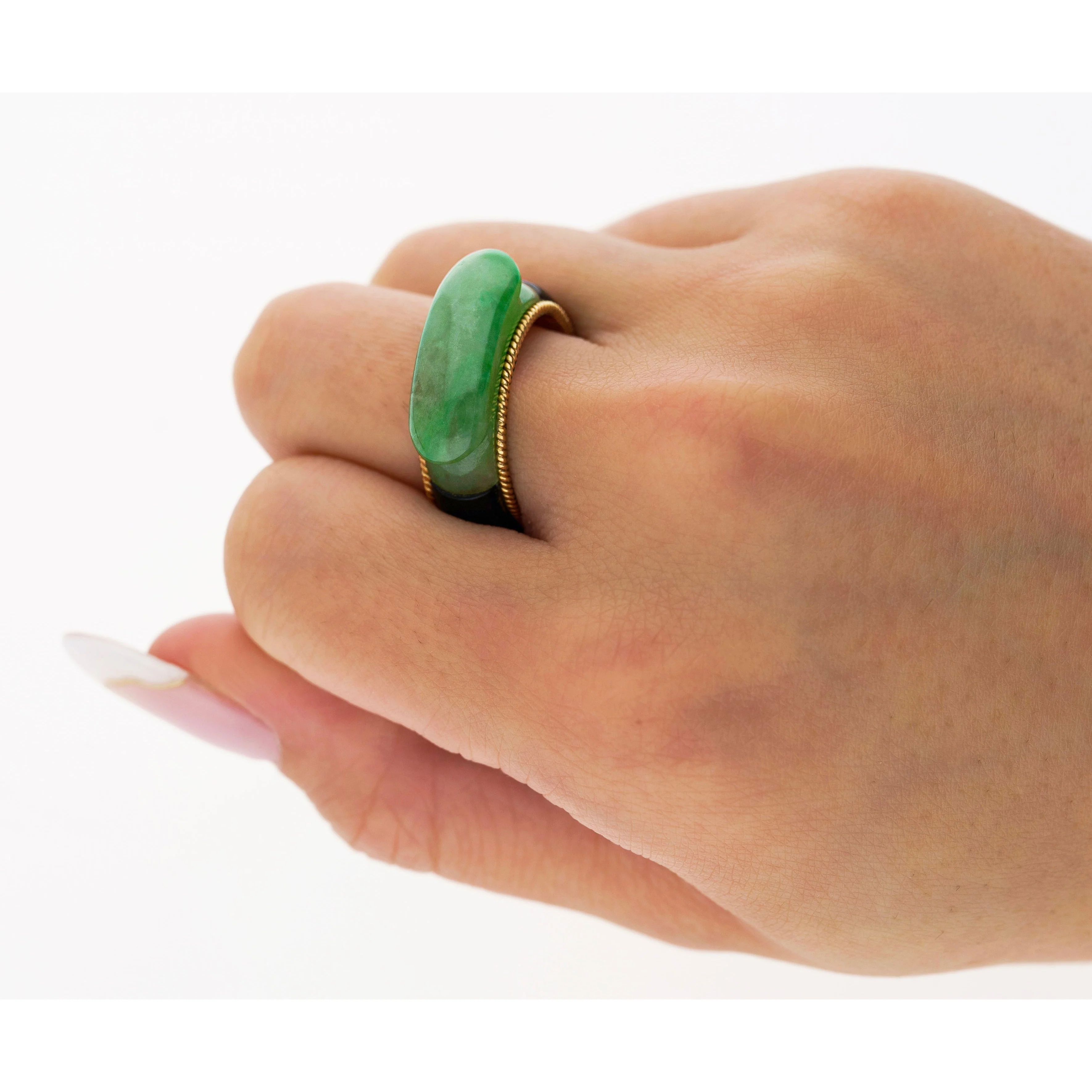 Vintage 11.40 Carved Jade with Onyx Band Ring in 14K Yellow Gold - Image 9