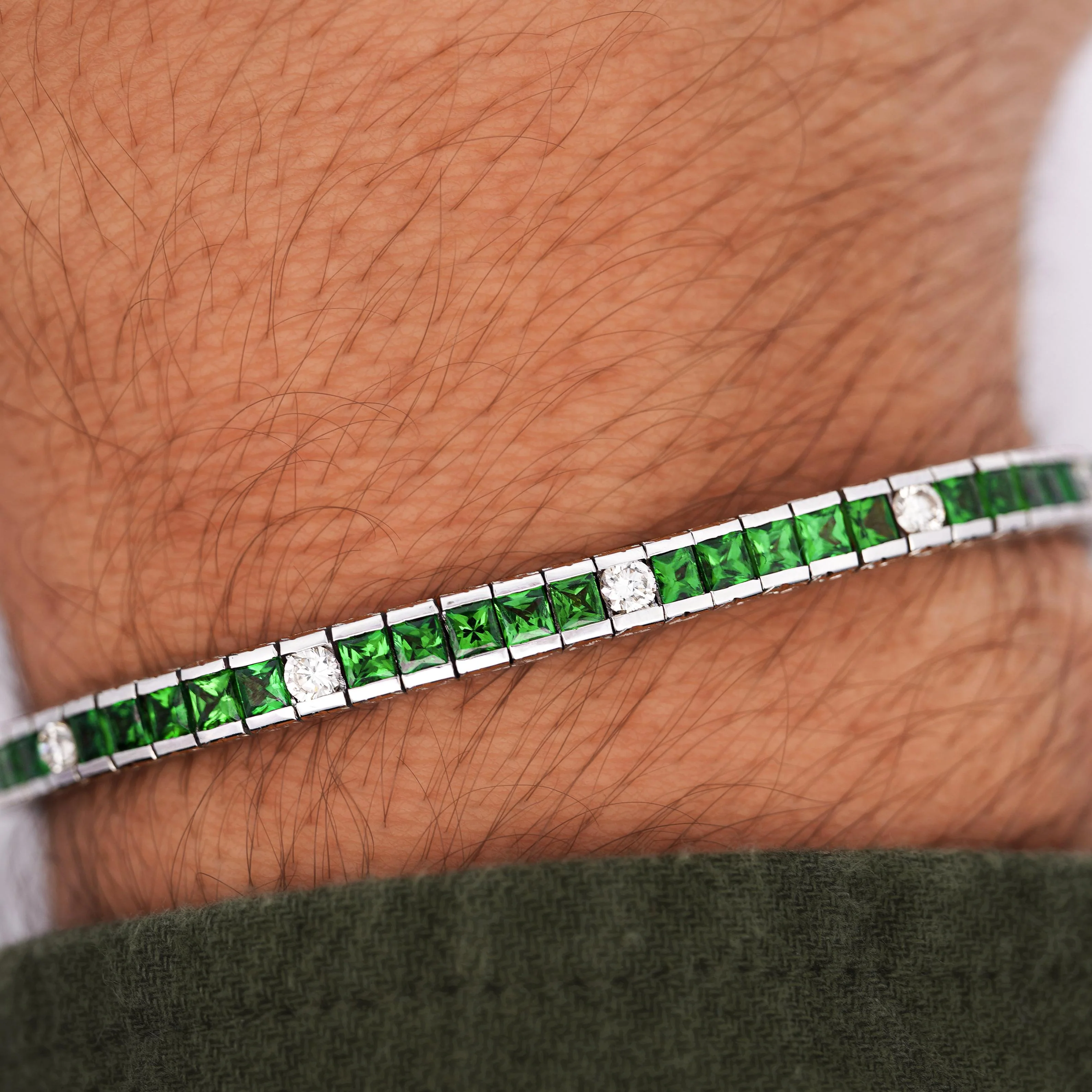 Vintage 11.5 Carat Tsavorite & Diamond Filigree Tennis Bracelet - Image 6