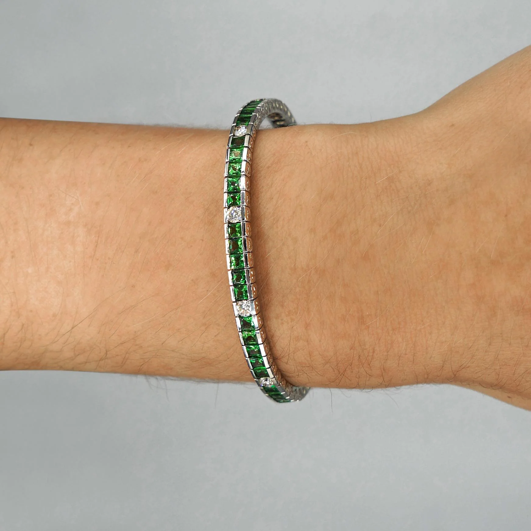 Vintage 11.5 Carat Tsavorite & Diamond Filigree Tennis Bracelet - Image 8