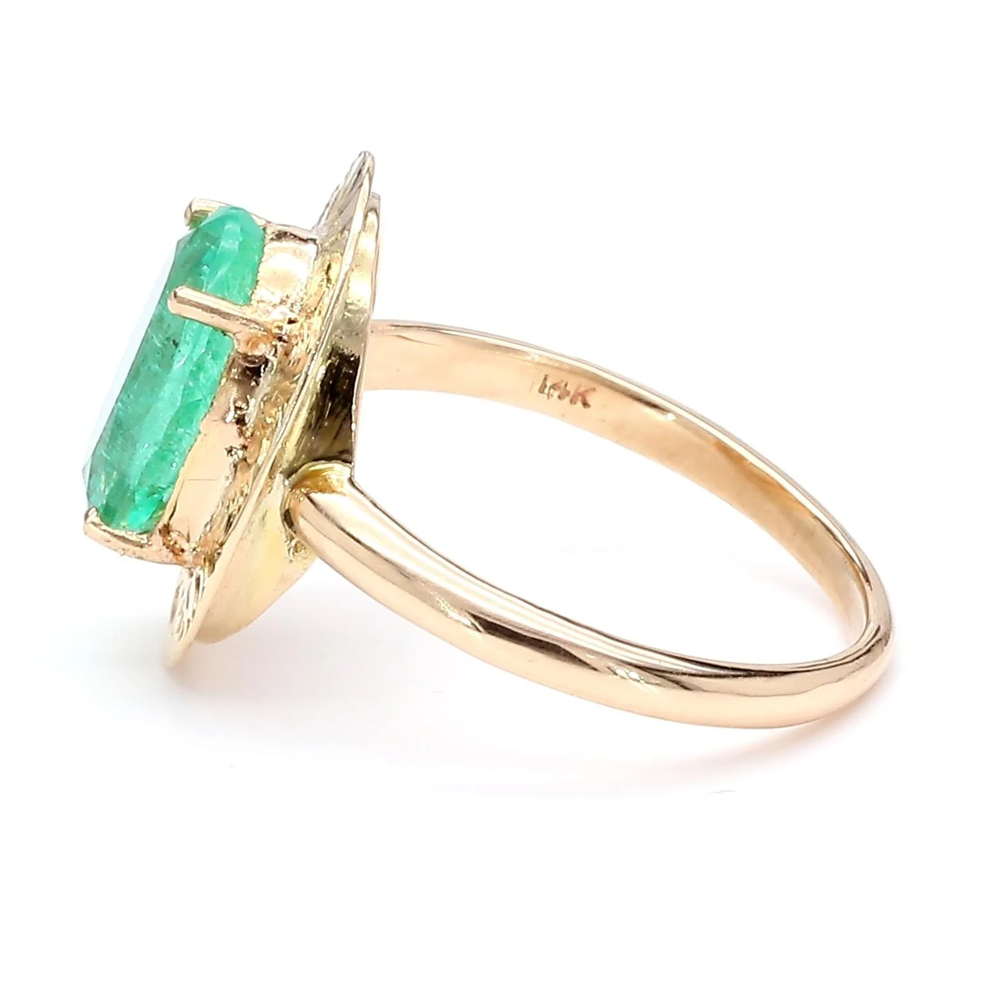 Vintage 2.24 Carat Oval Light Green Emerald 14K Gold Engraved Disc Ring - Image 8
