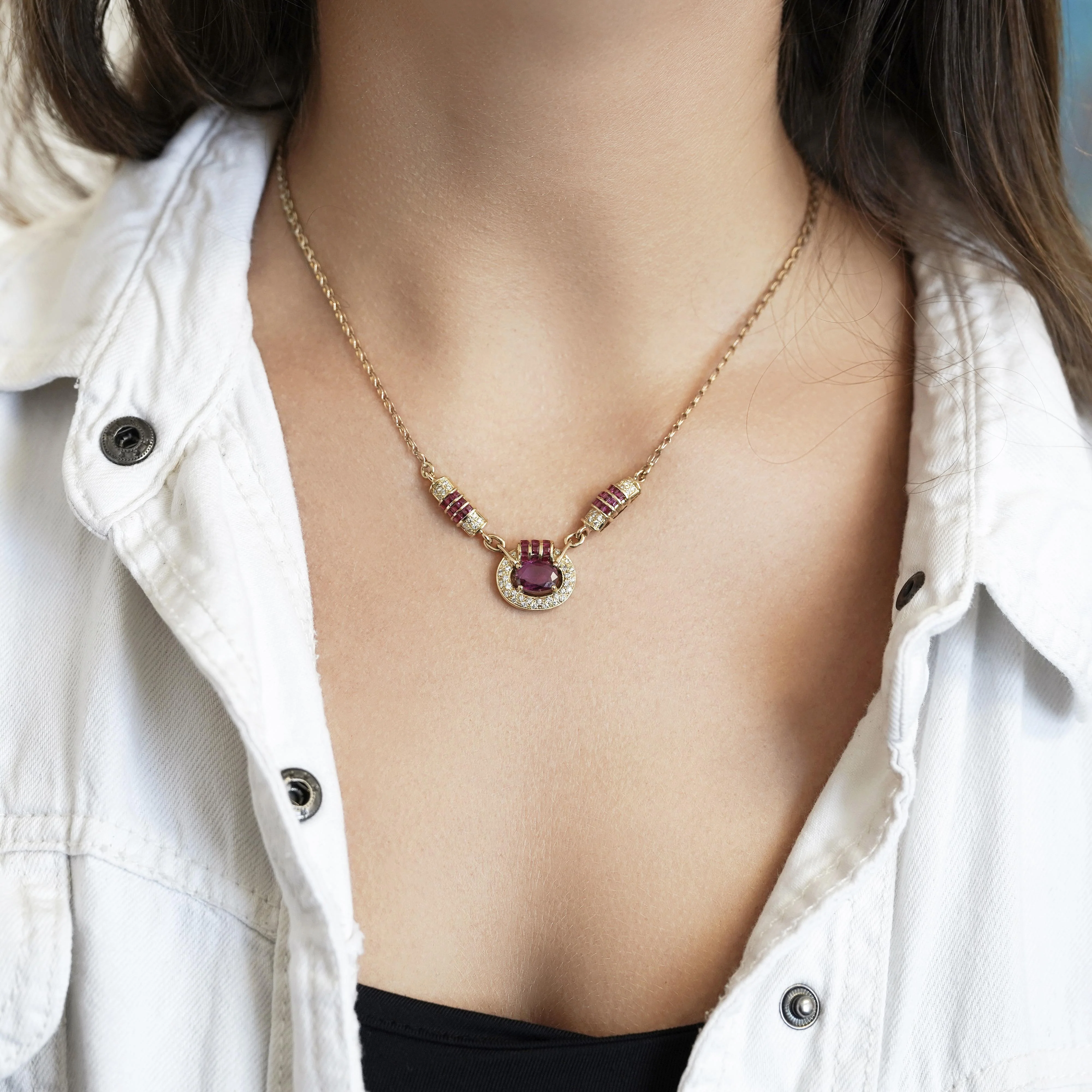 Vintage 2.70 Carat Oval Cut Ruby & Diamond 14K Gold Retro Pendant Necklace - Image 3
