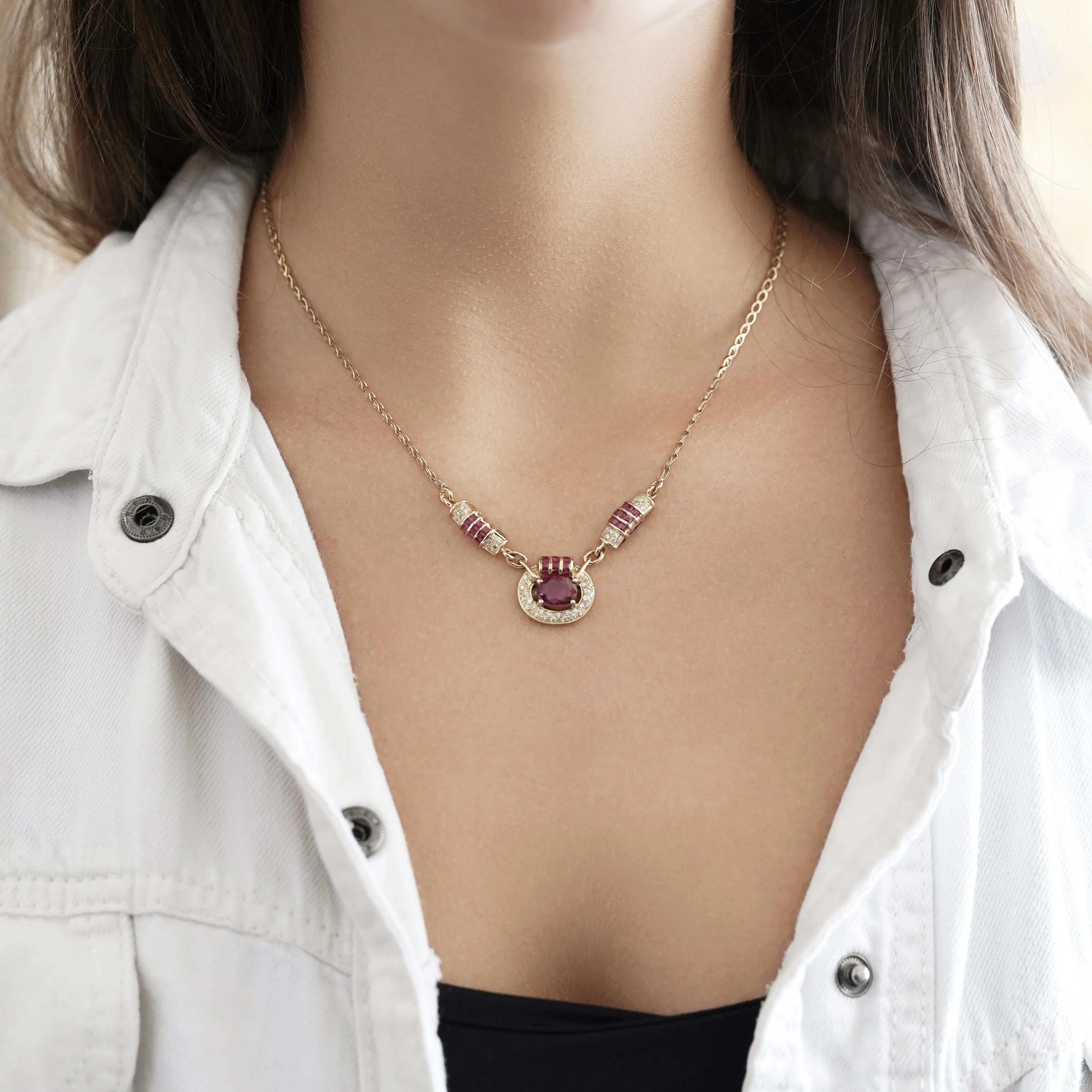 Vintage 2.70 Carat Oval Cut Ruby & Diamond 14K Gold Retro Pendant Necklace - Image 4