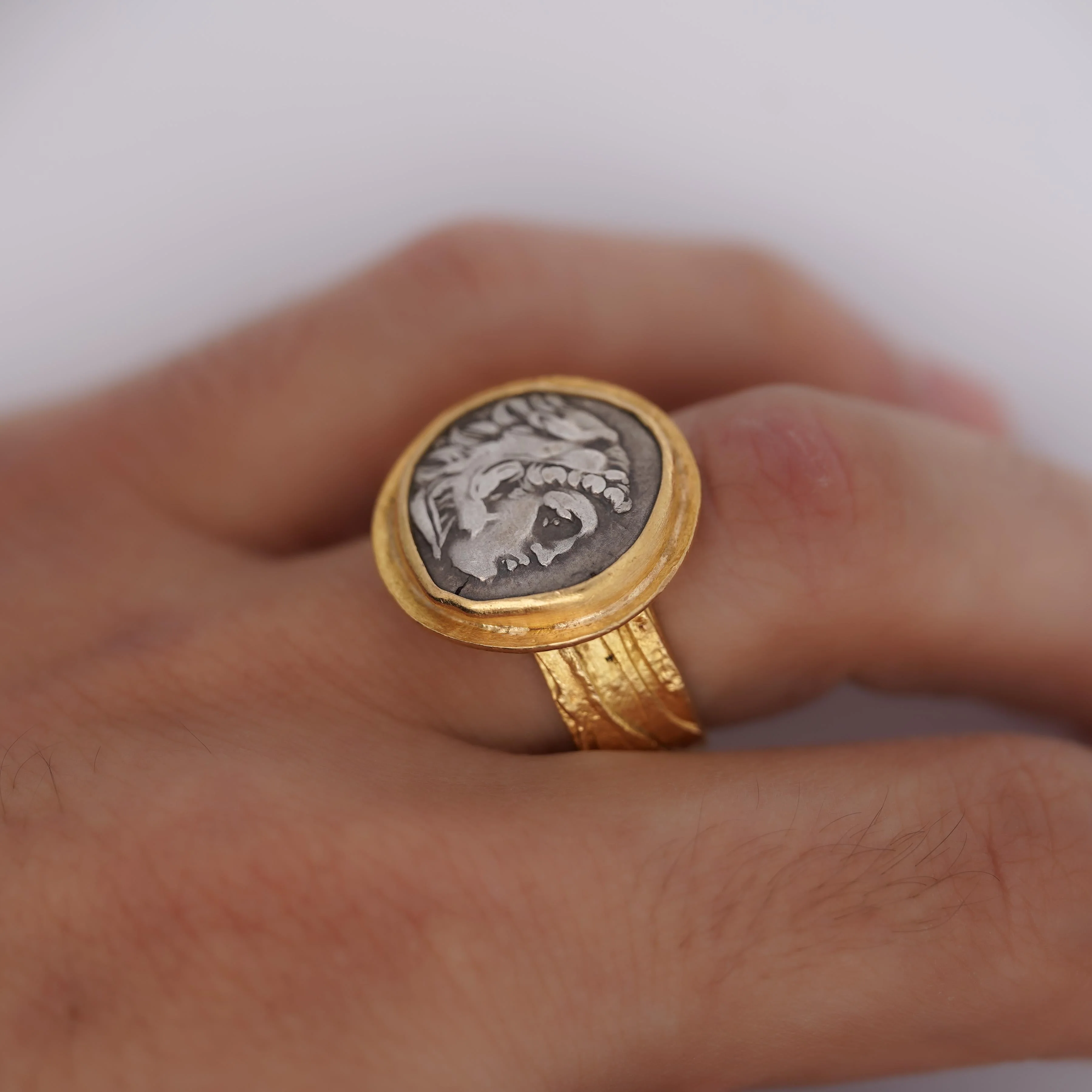 Vintage 22K Yellow Gold Alexander III the Great Antique Roman Coin Ring - Image 7