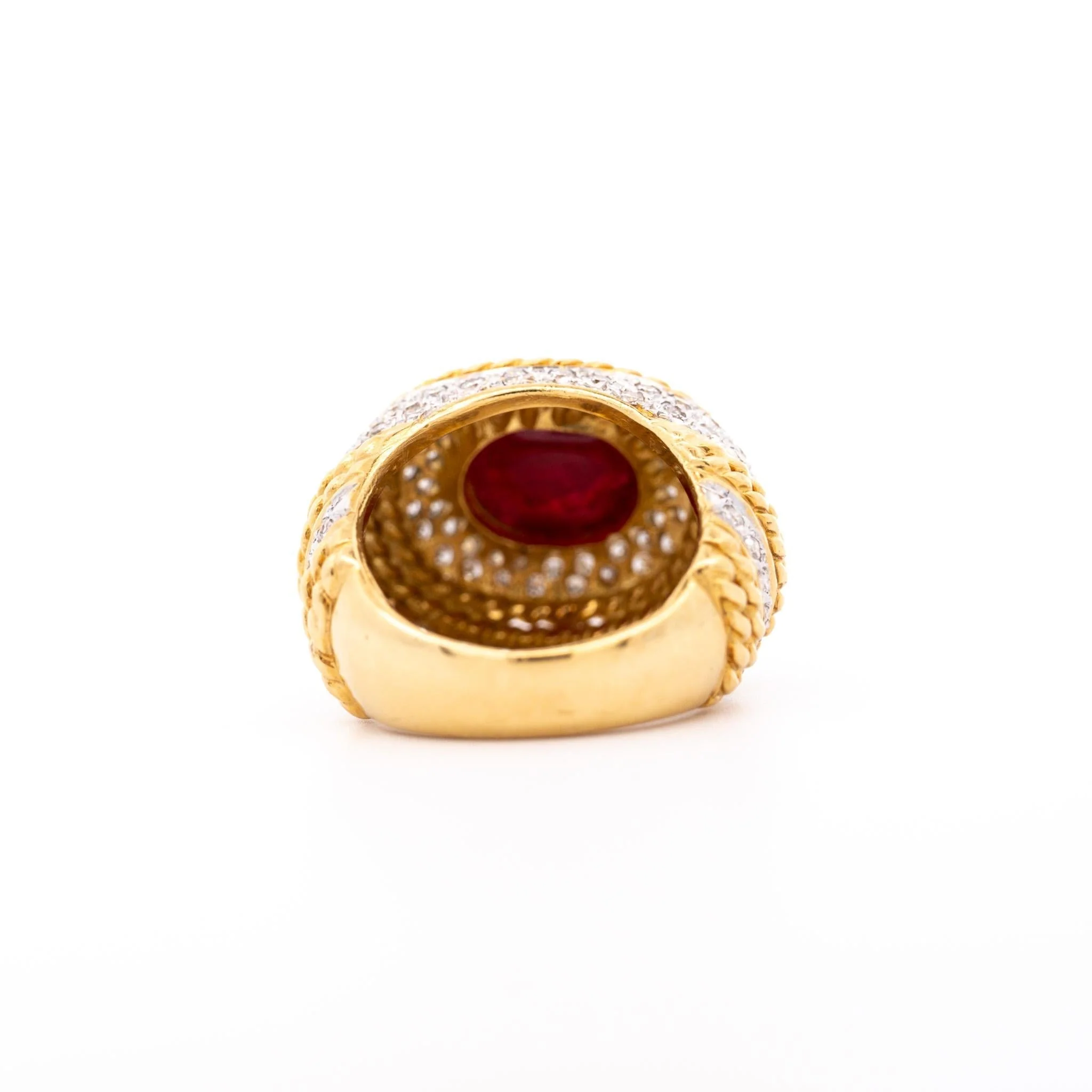 Vintage 5 Carat Cabochon Ruby, Diamond and 18K Gold Retro Bezel Rope Style Ring - Image 4