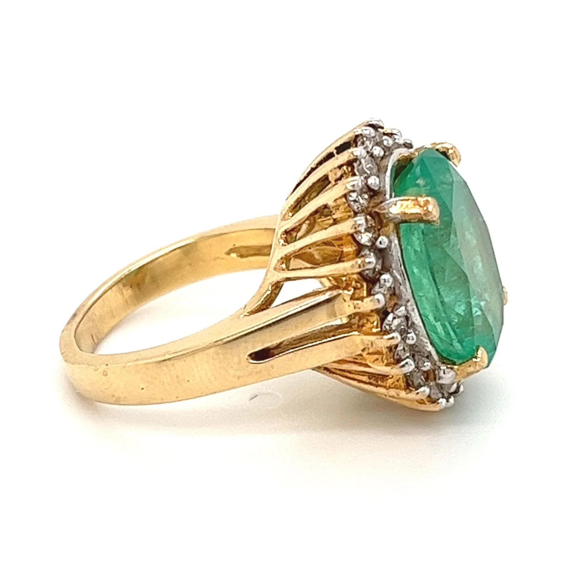Vintage 6.88 carat Colombian Emerald in 14k yellow gold ring - Image 3