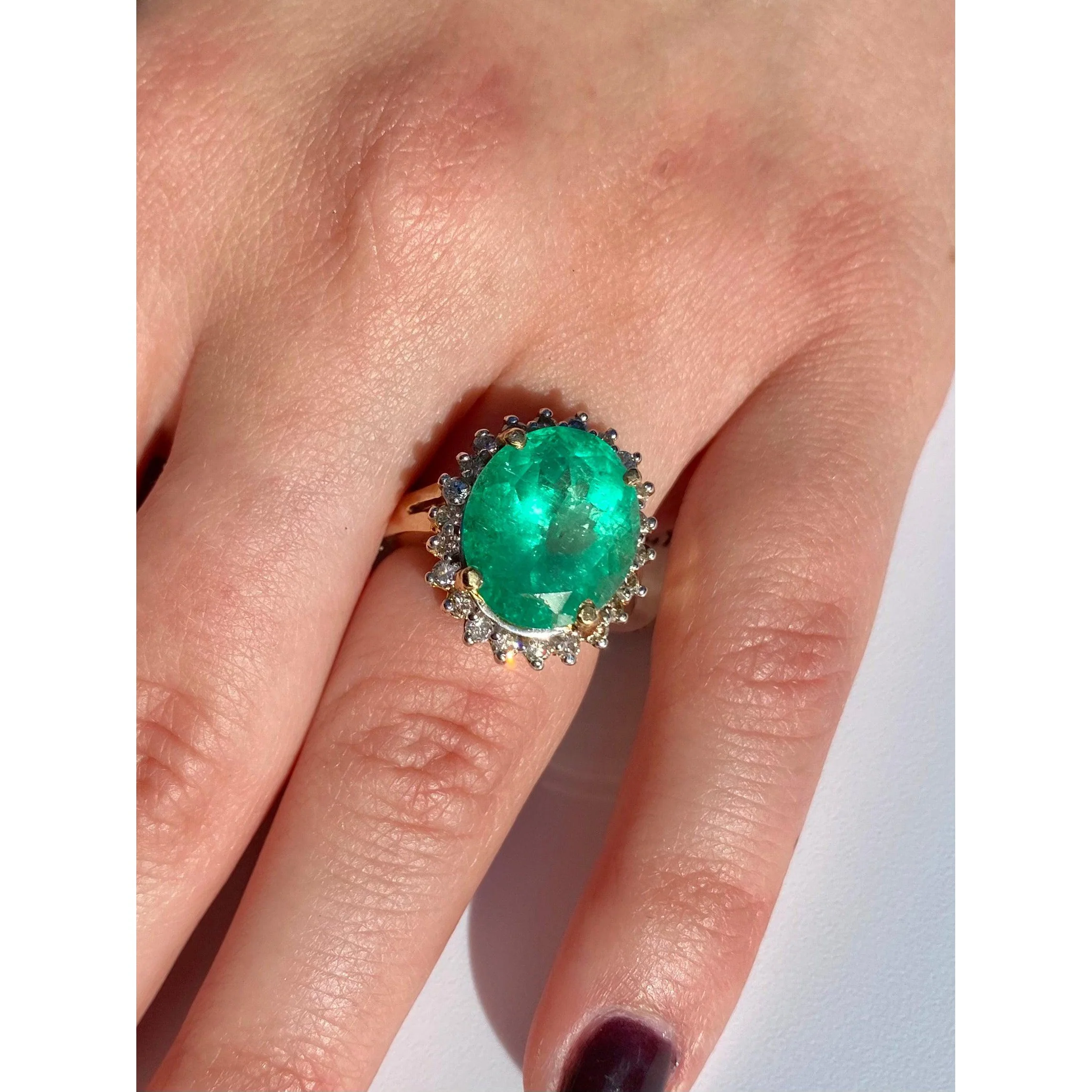 Vintage 6.88 carat Colombian Emerald in 14k yellow gold ring - Image 6