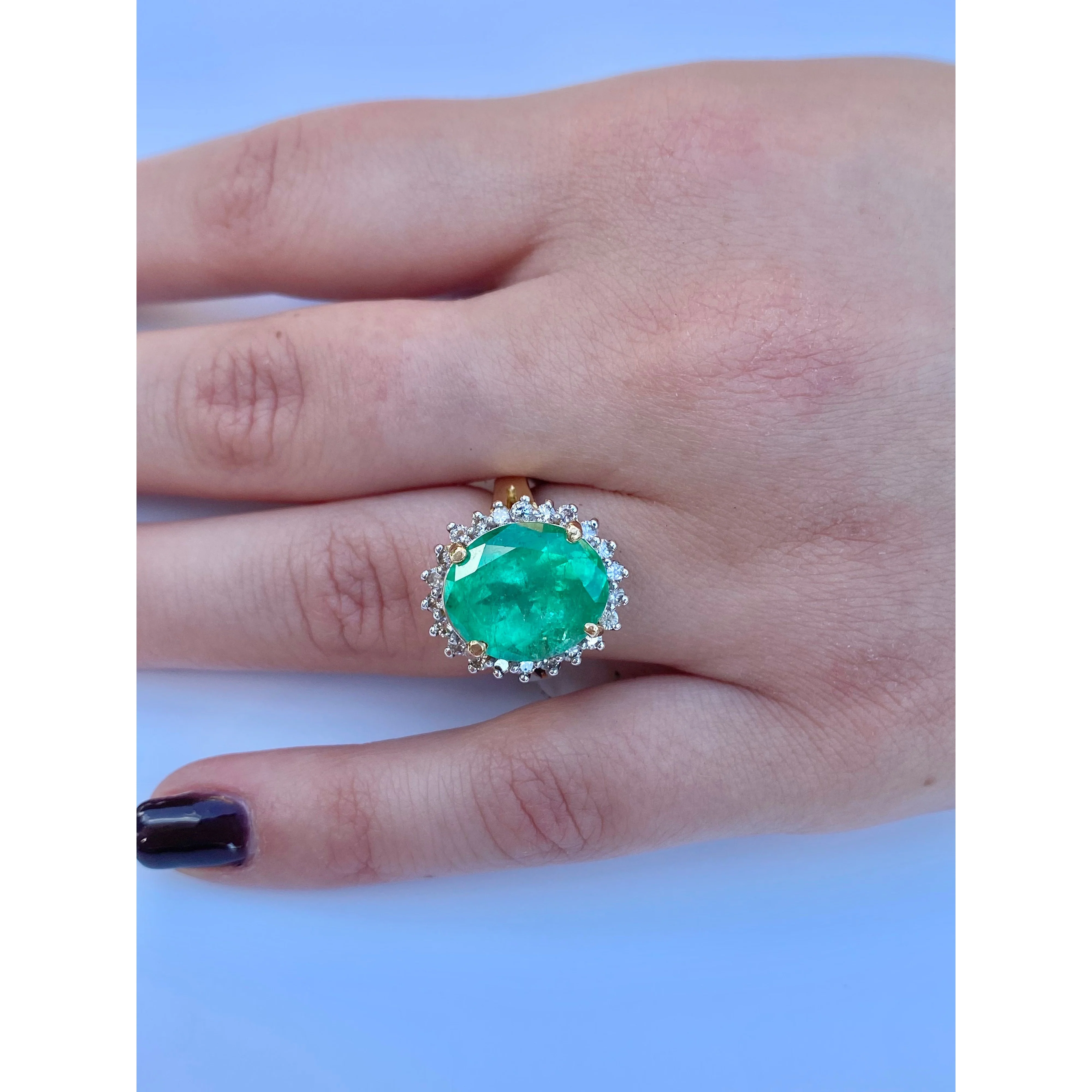 Vintage 6.88 carat Colombian Emerald in 14k yellow gold ring - Image 7