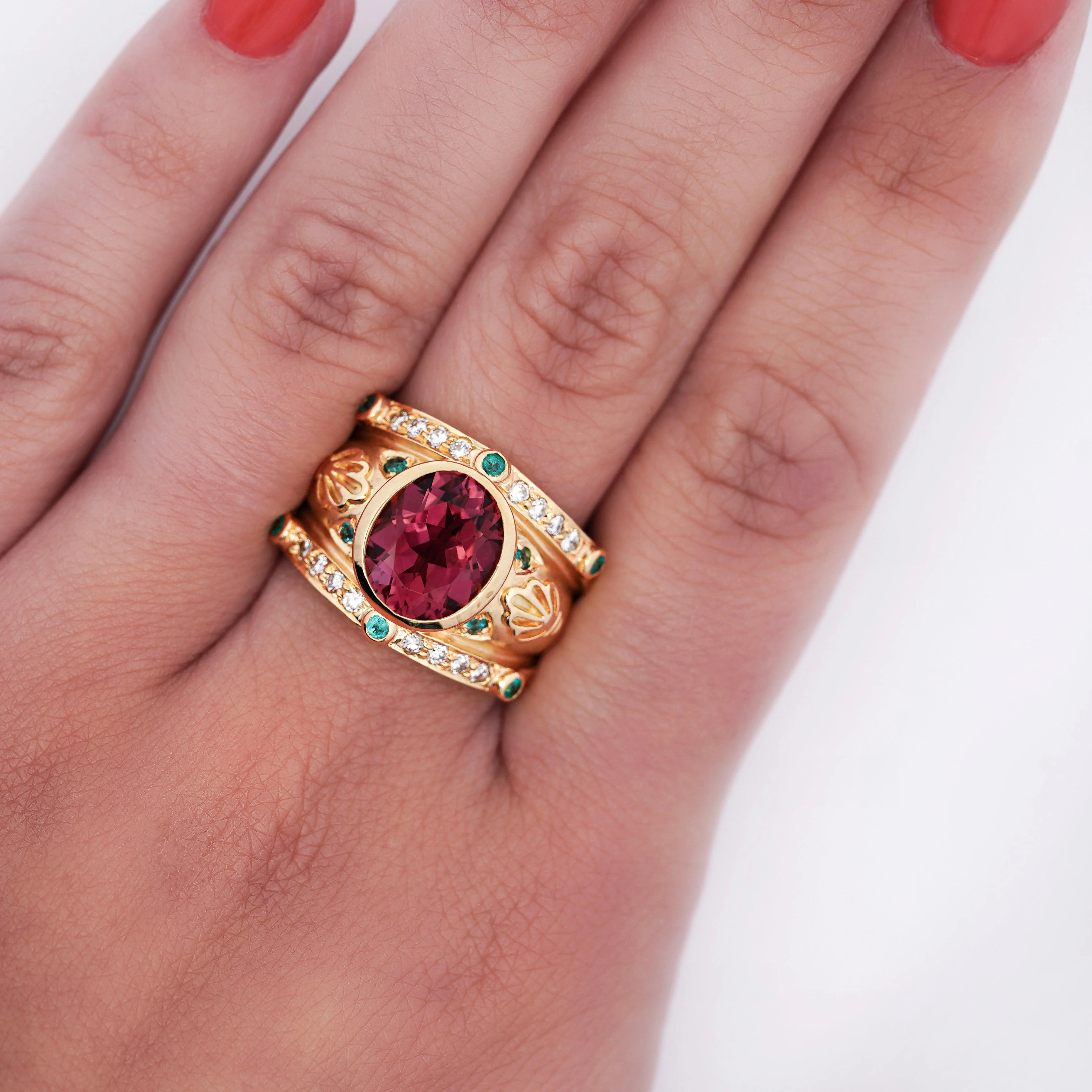 Vintage 6 Carat TW Oval Cut Pinkish-Red Tourmaline with Neon Paraiba Tourmaline and Diamond Ring in 18K Gold - Image 3