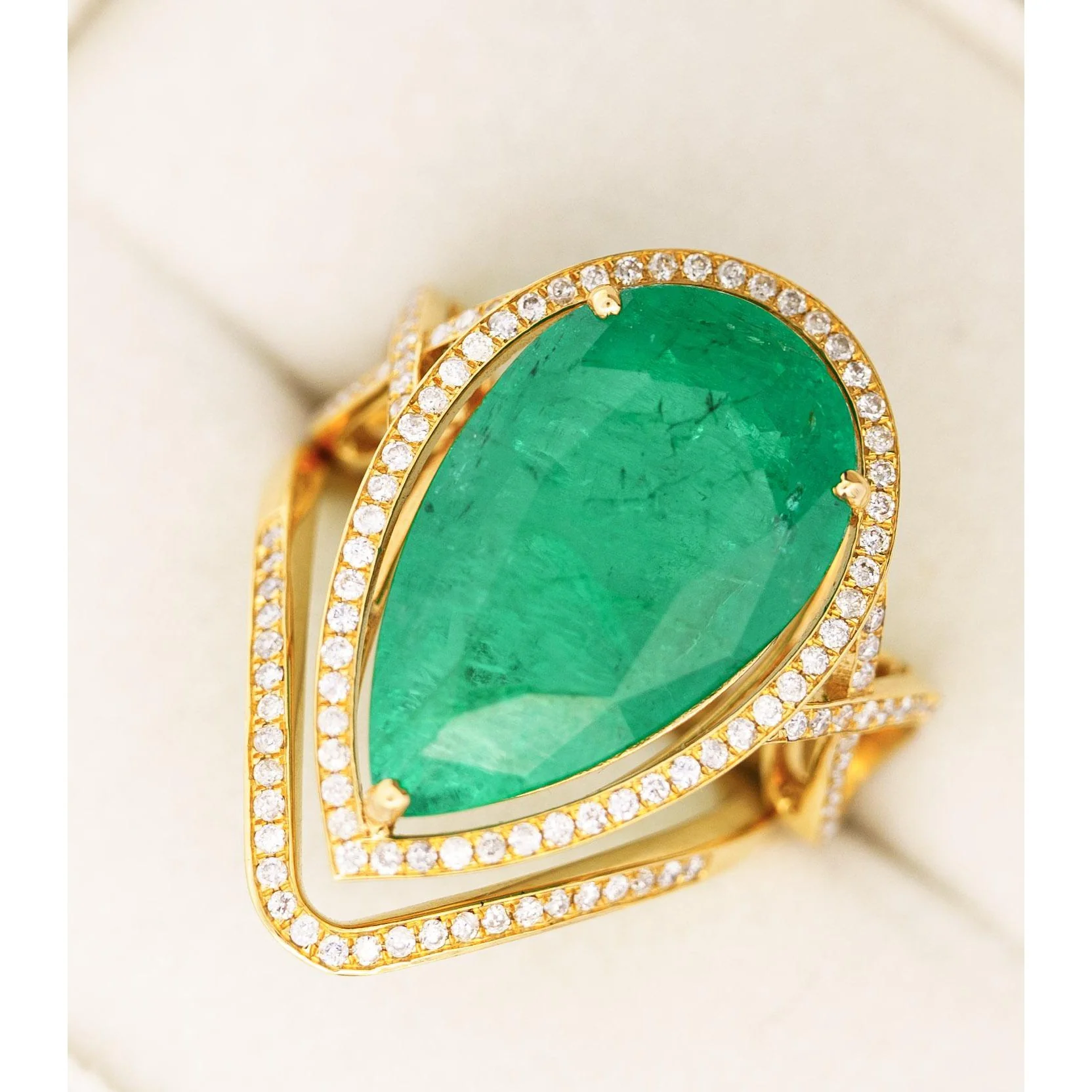 Vintage 9 Carat Pear Cut Zambian Emerald & Diamond Halo Ring Jacket in 18K Gold - Image 2