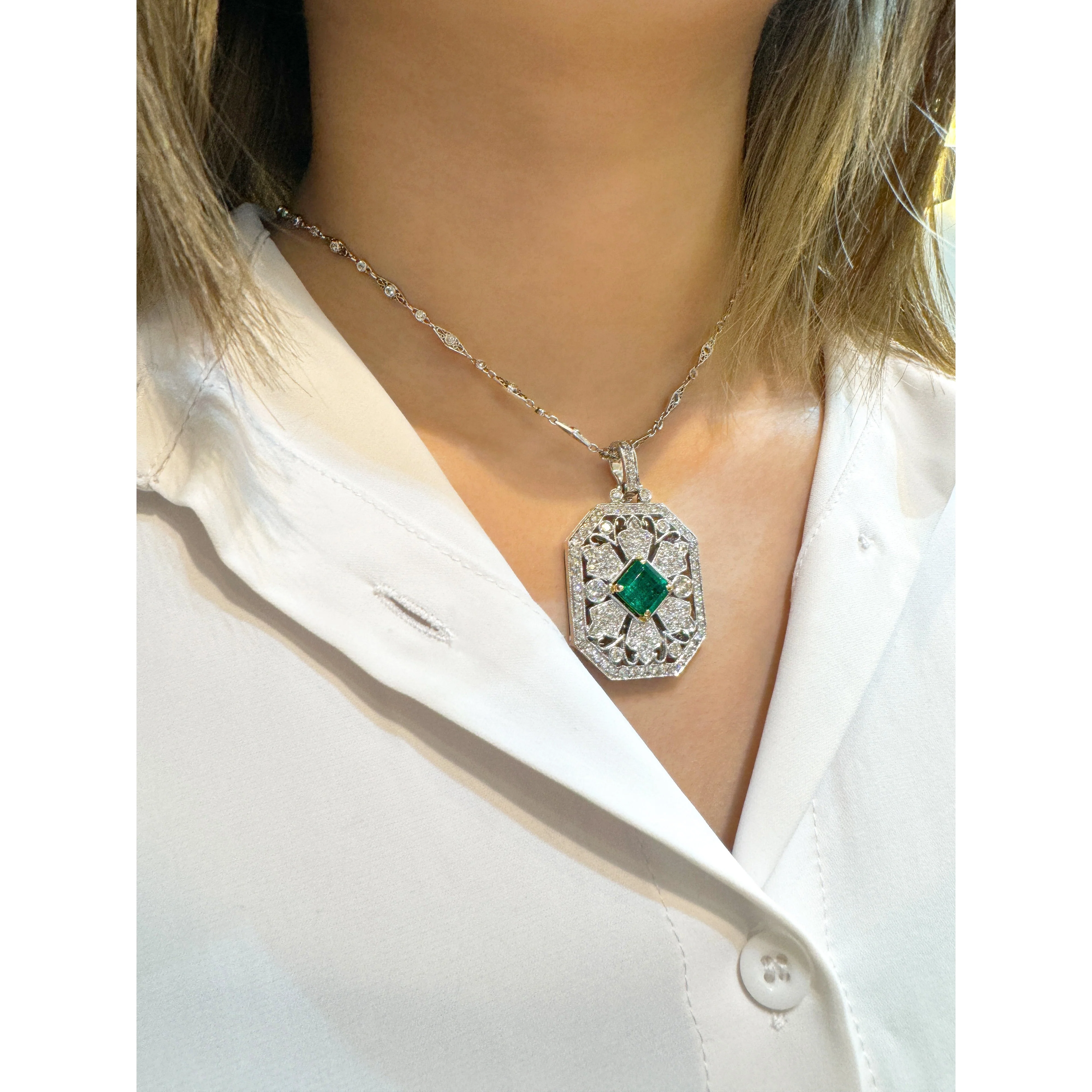 Vintage Carved Platinum 3.16 Carat Vivid Green Minor Oil Emerald Pendant with 4 CTTW in Diamonds - Image 8