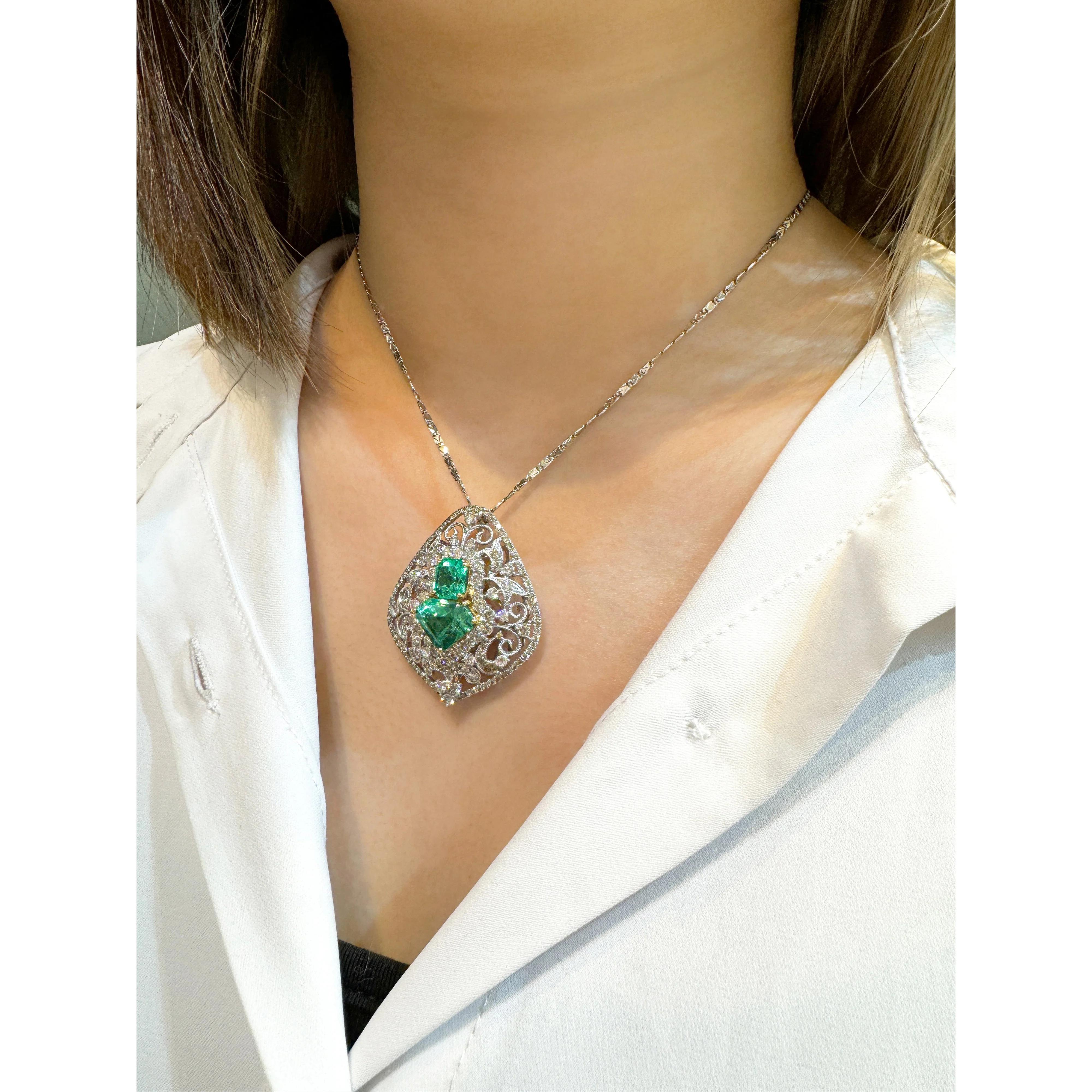 Vintage Art Nouveau Style Carved 18K White Gold Pendant Necklace With Shield Cut Emerald and Diamond Side Stones - Image 9