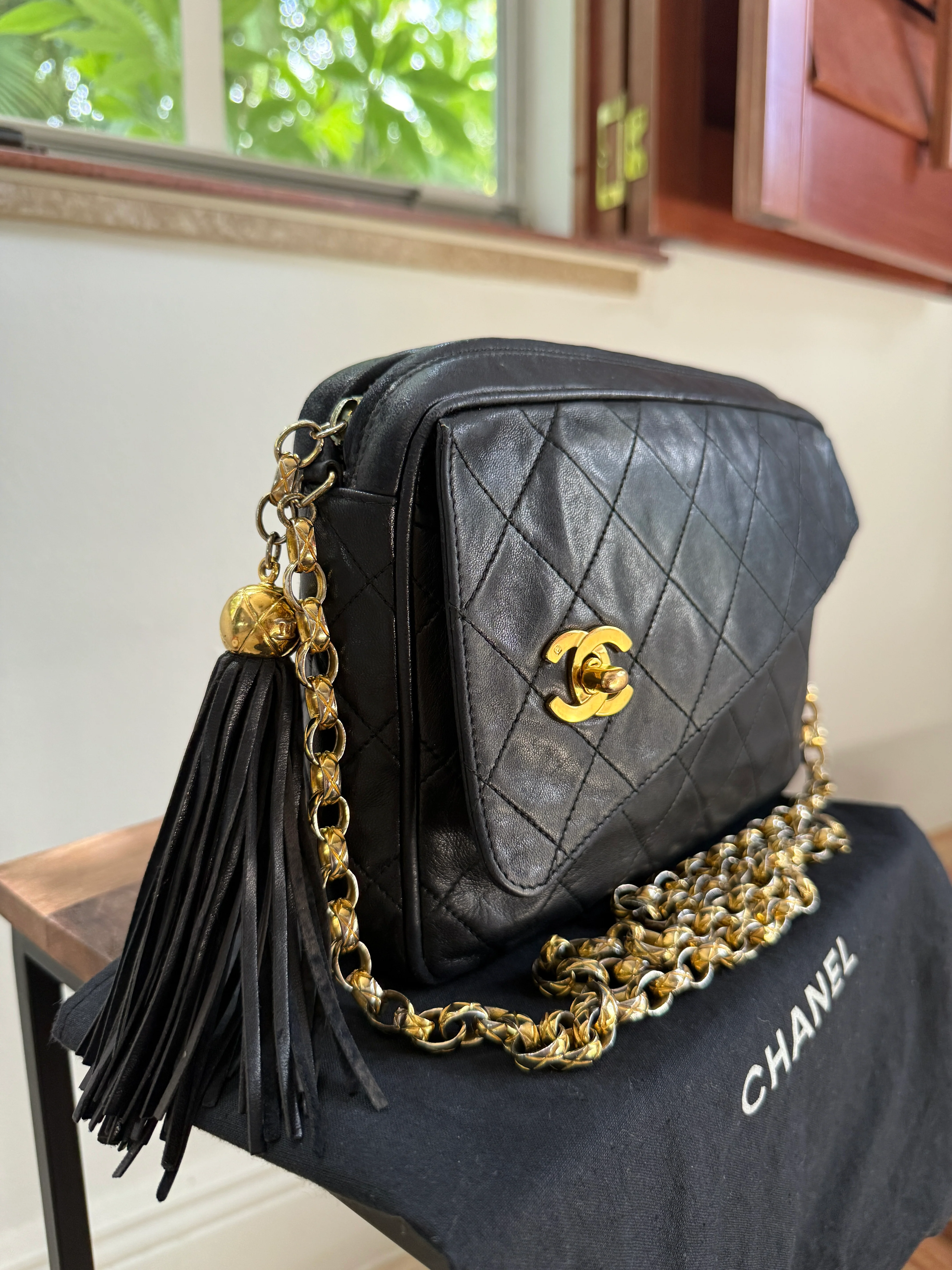 1990s Chanel Vintage Black Quilted CC Camera Bag - Image 4