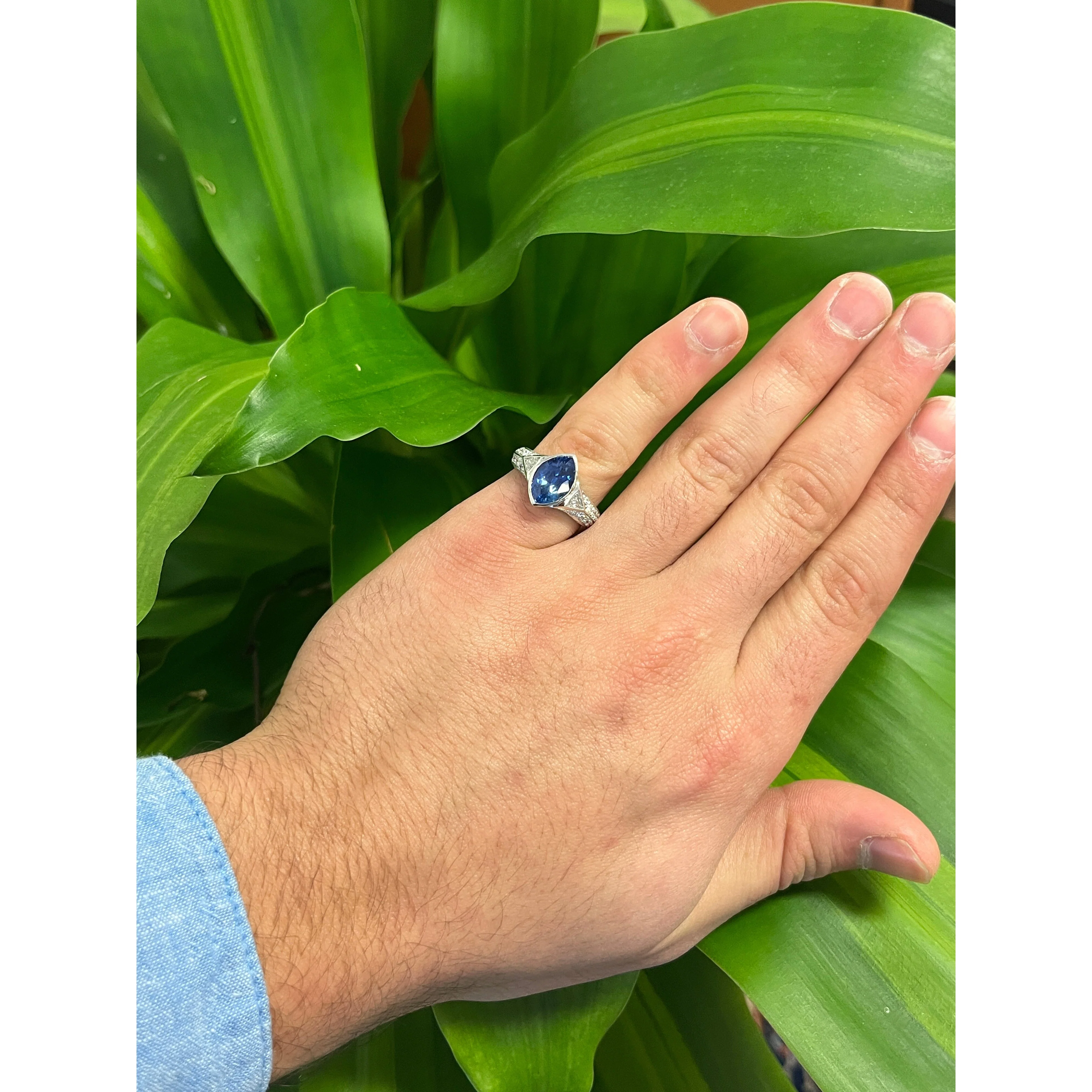 Vintage GIA Certified 4 Carat Marquise-Cut Ceylon Sapphire & Diamond Platinum Ring - Image 6