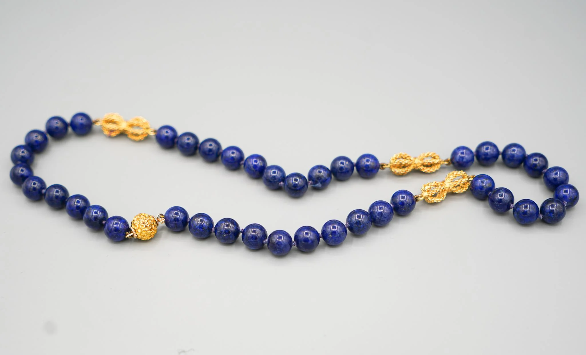 Vintage GIA Certified Lapis Lazuli 18K Gold Bead Necklace - Image 4