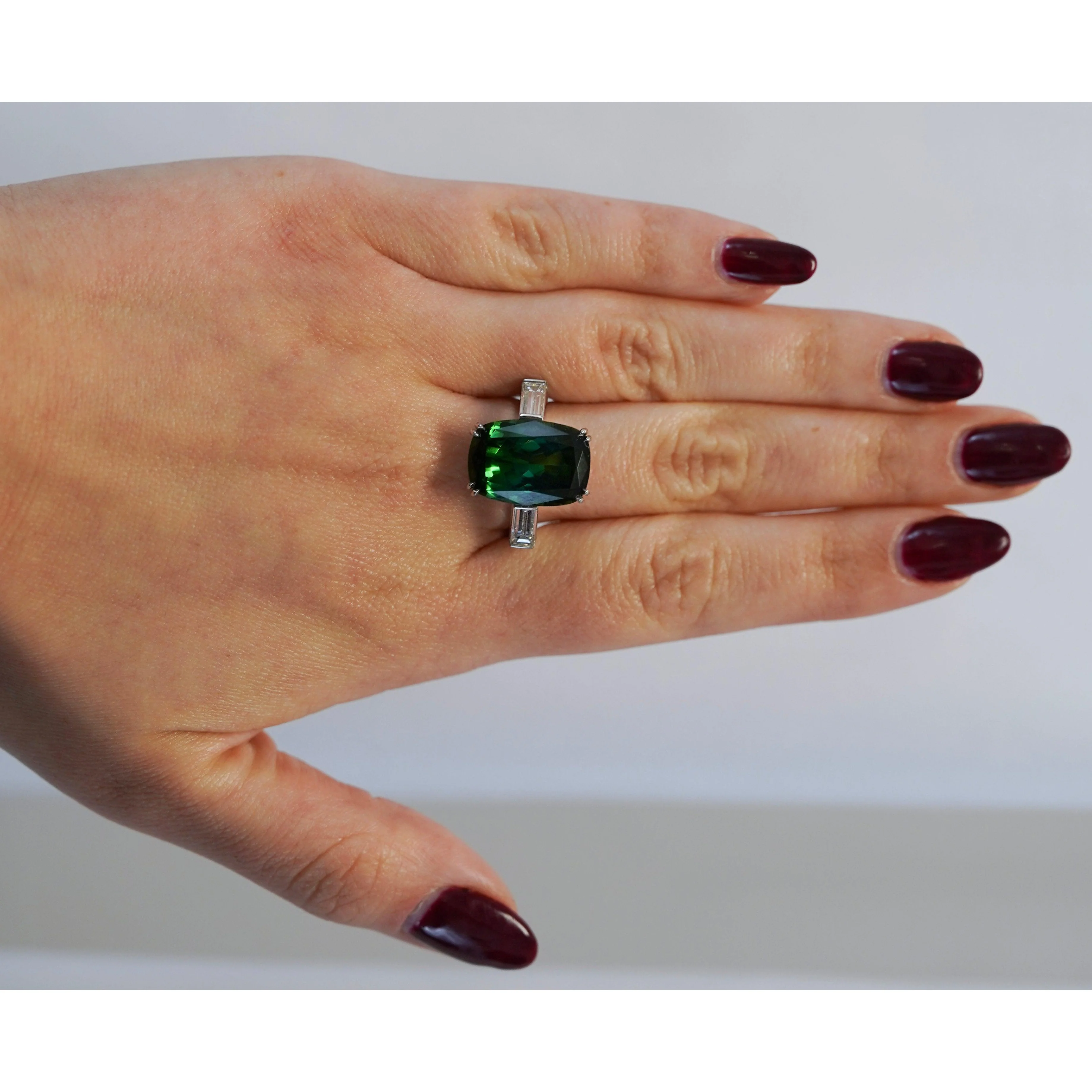 12.68 Carat Zoisite Green Tanzanite & Diamond Ring in Platinum 950 | IGI Certified - Image 11