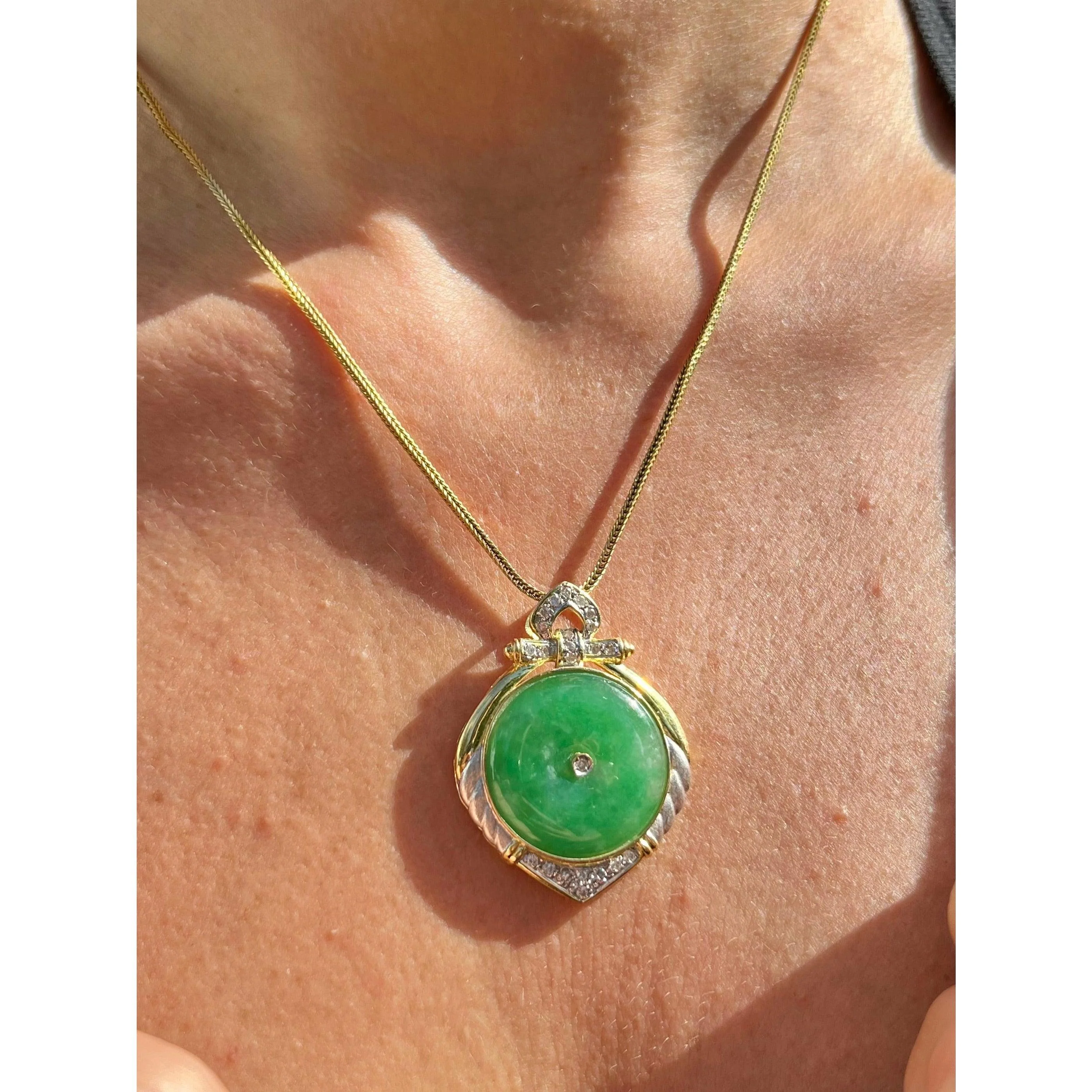 Vintage Jadeite Jade and Diamond Circular Pendant in 14k Gold - Image 3