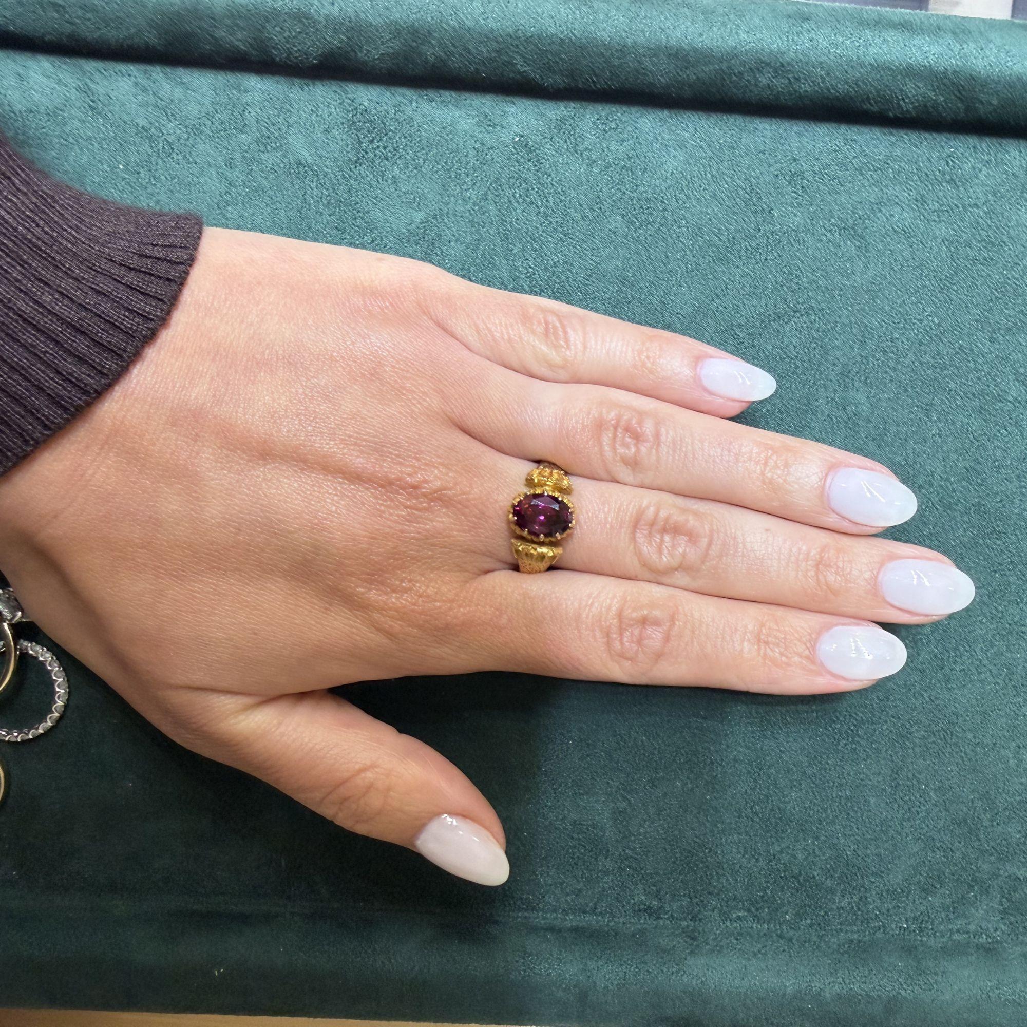 Vintage Oval Rodolite Garnet Victorian Revival in 18K Yellow Gold Solitaire Ring - Image 15