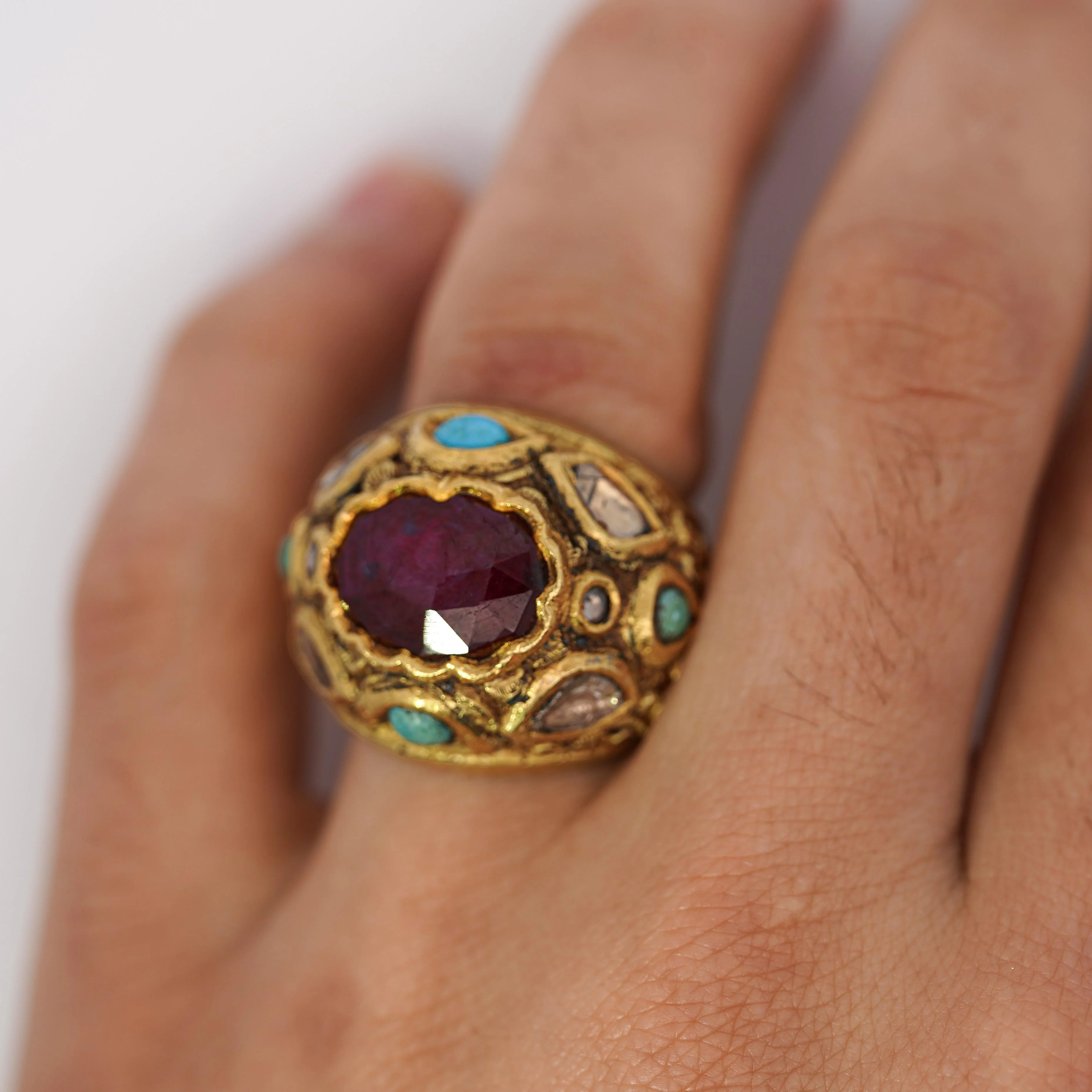 Vintage Ruby Rose Cut Diamond & Turquoise 18K Gold Ring - Image 2